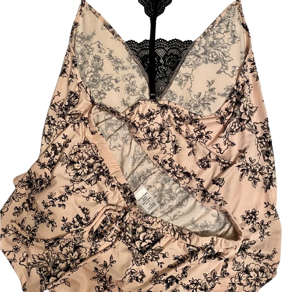 Halter T back & shorts sexy sleep set - Picture 9 of 10